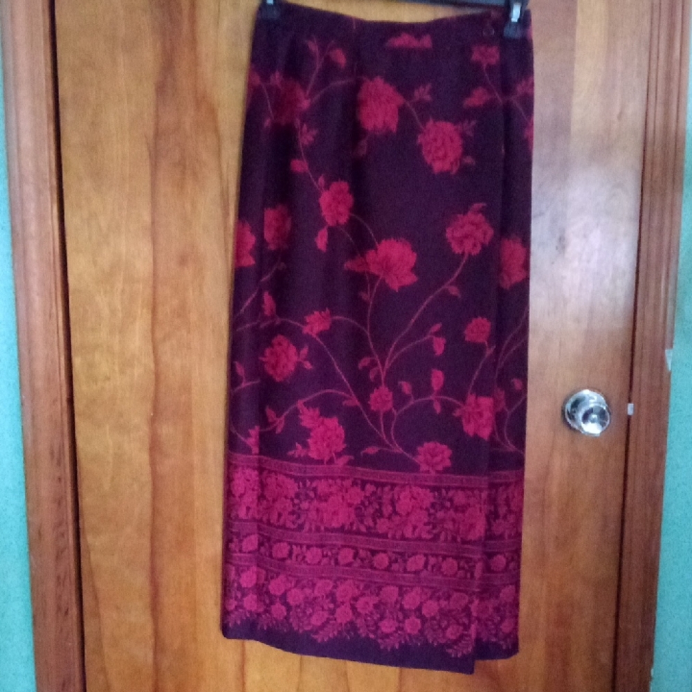 Red Maxi Pencil Skirt for Cocktail Nights